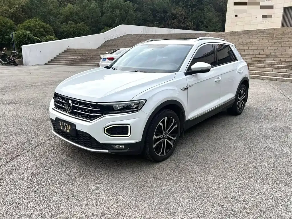 Volkswagen T-Roc — фото 1