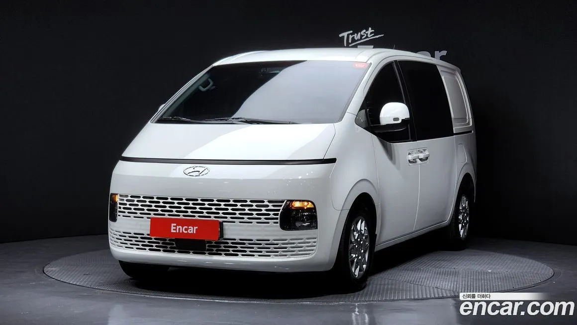 Hyundai Staria — фото 1