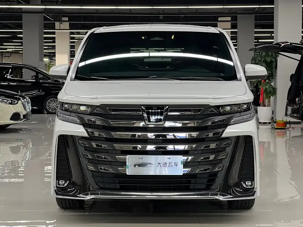 Toyota Vellfire — фото 2