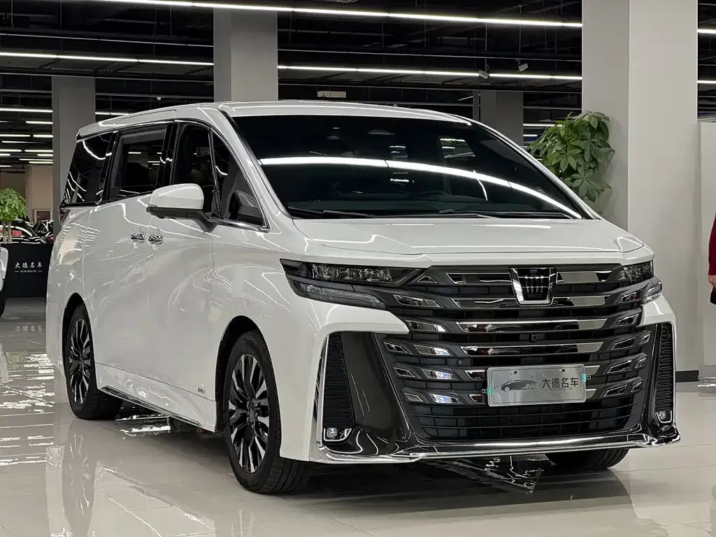Toyota Vellfire — фото 3