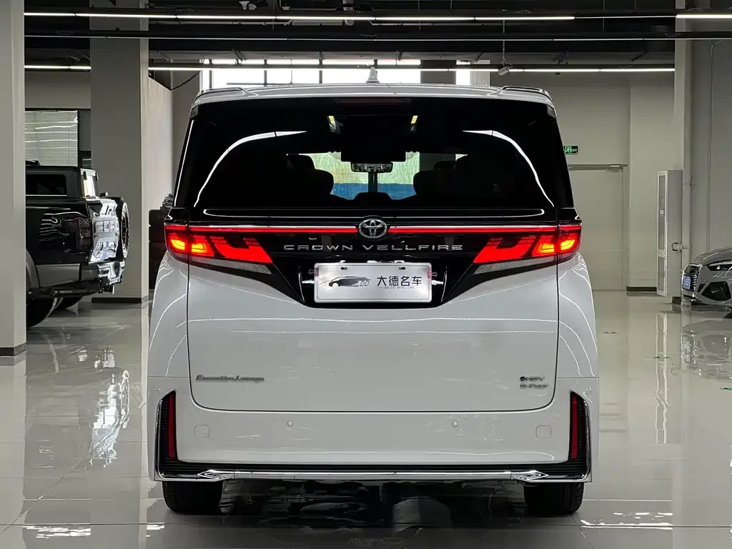 Toyota Vellfire — фото 5