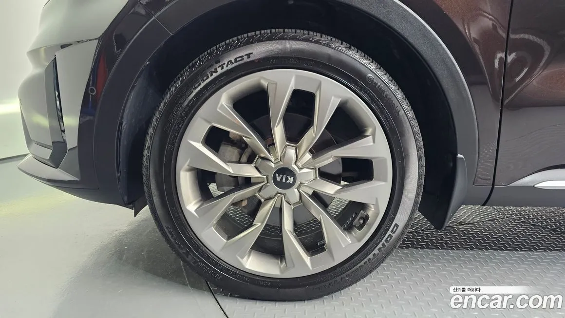 Kia Sorento — фото 5