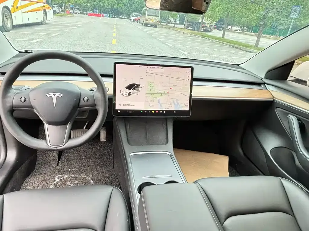 Tesla Model 3 — фото 6