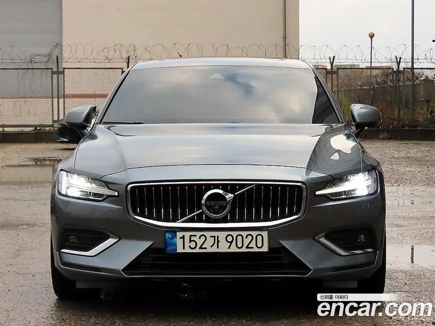 Volvo S60 — фото 1