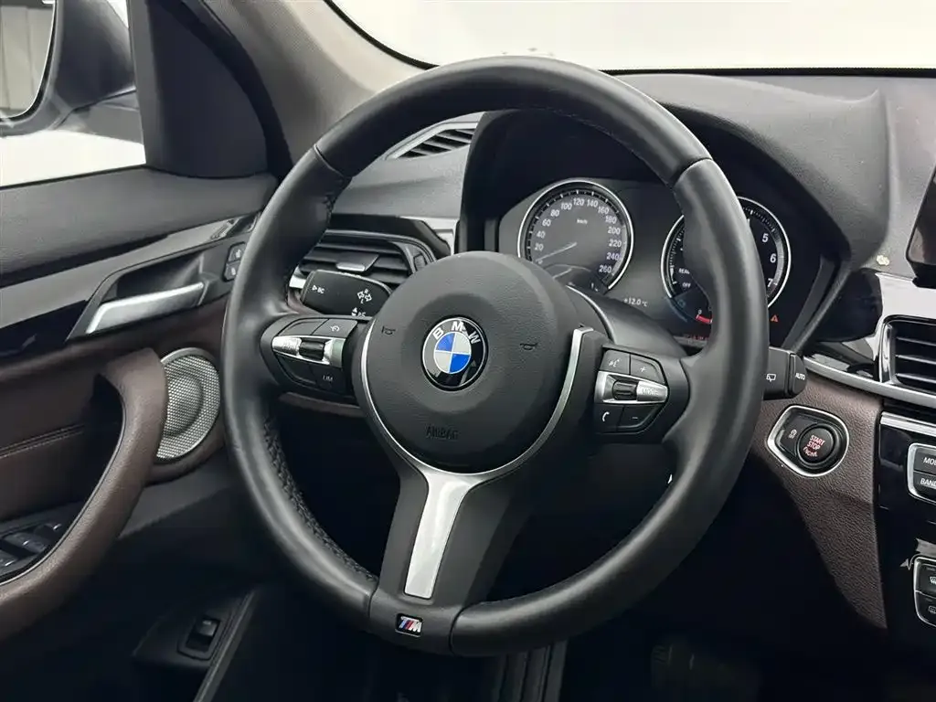 BMW X1 — фото 9