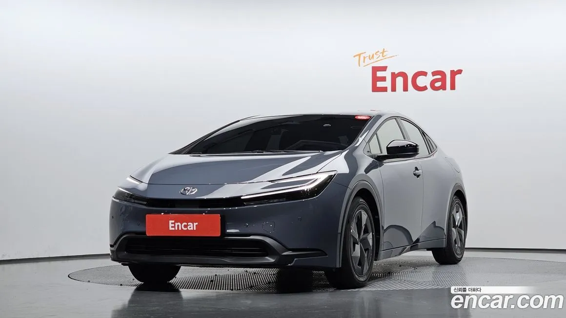 Toyota Prius — фото 1