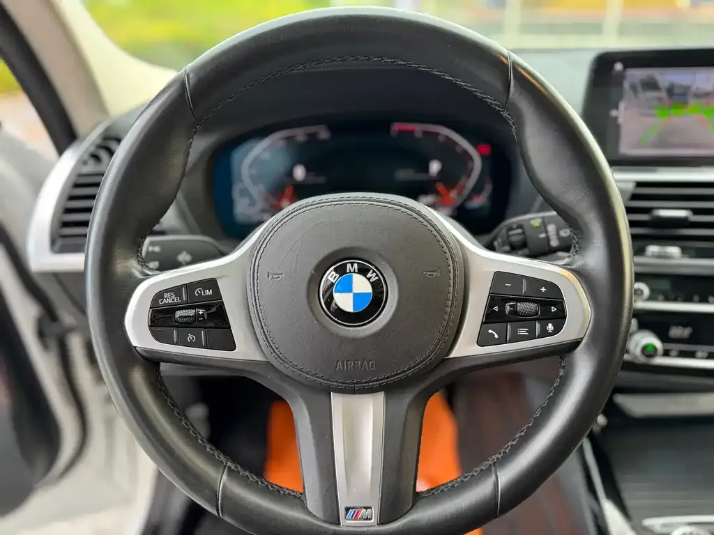 BMW X3 — фото 9