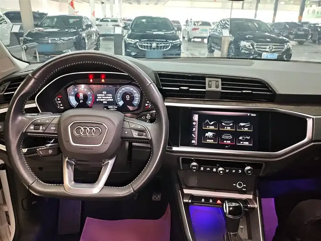 Audi Q3 — фото 10