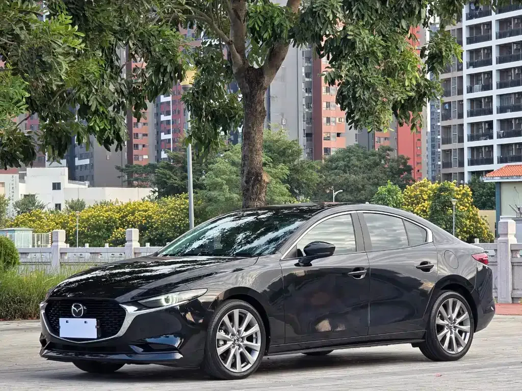 Mazda 3 Axela — фото 1