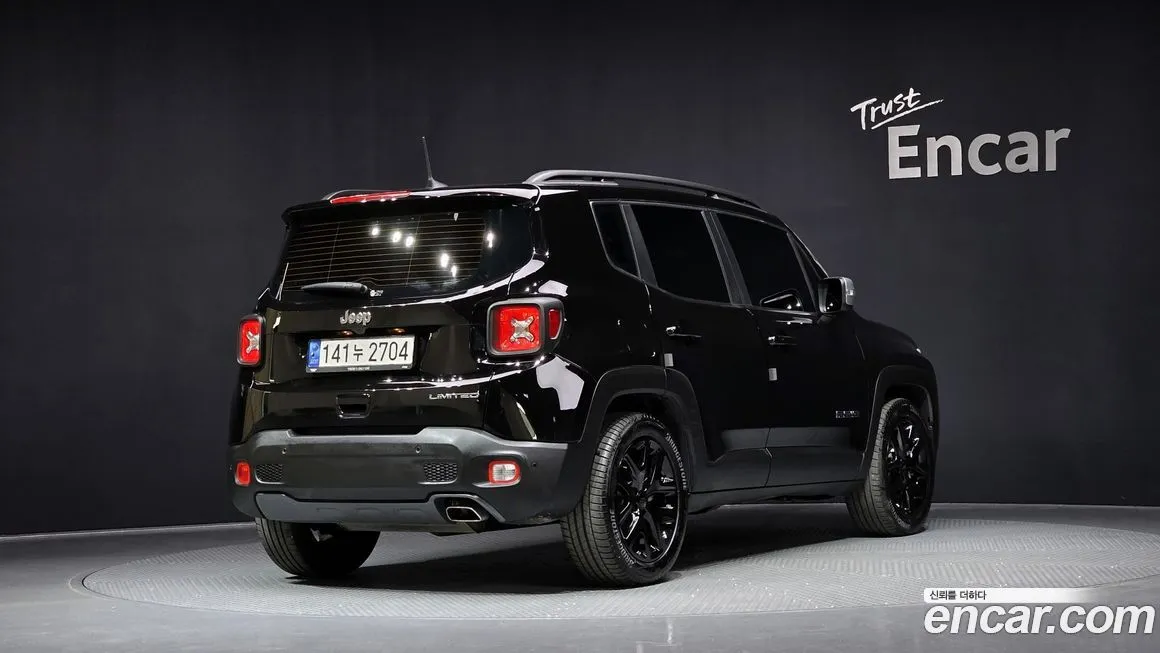 Jeep Renegade — фото 2