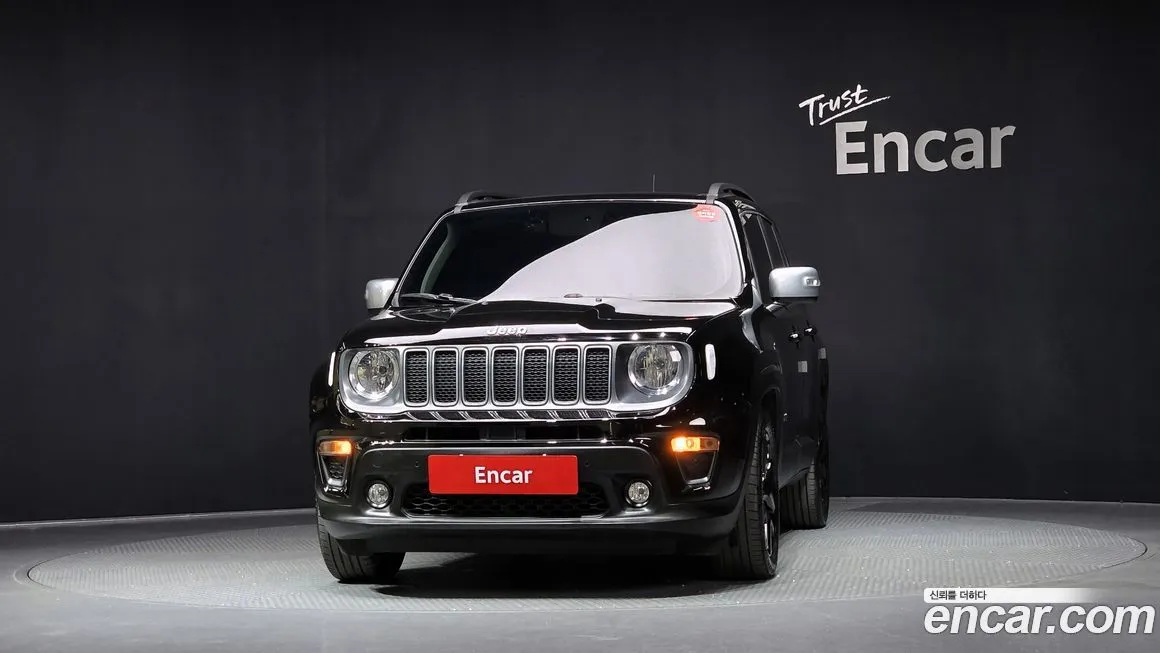 Jeep Renegade — фото 3