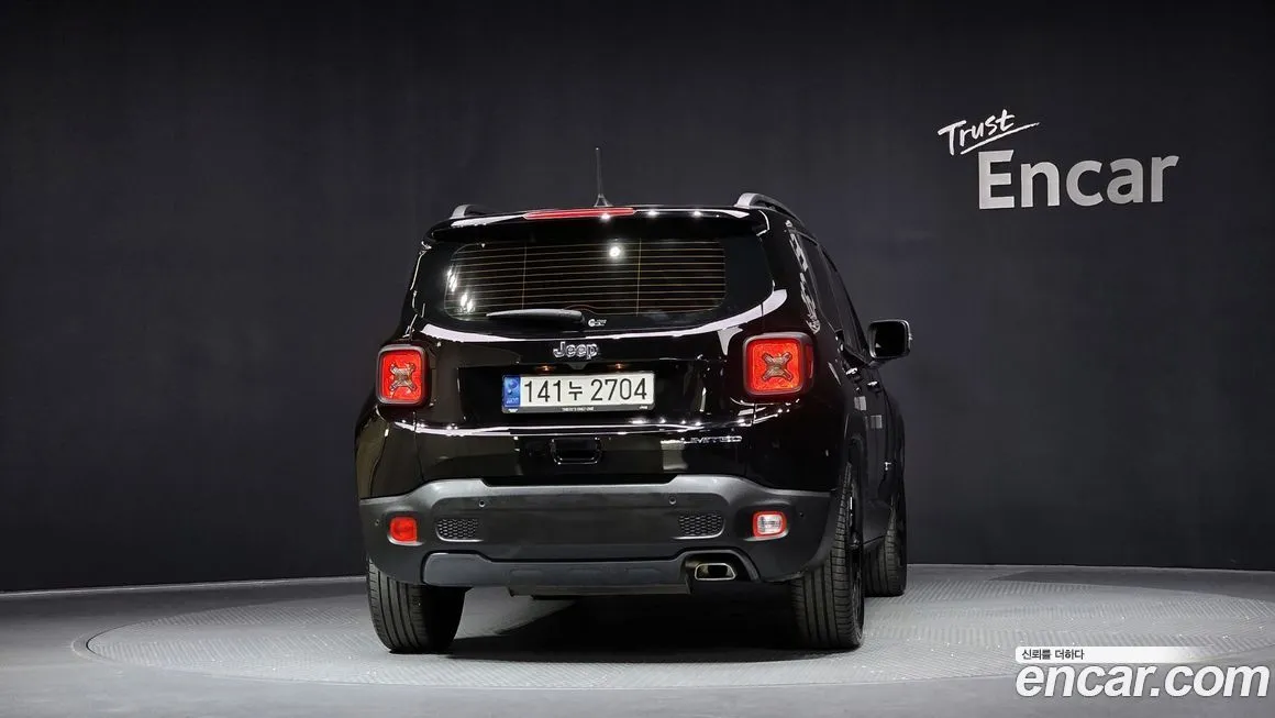 Jeep Renegade — фото 4