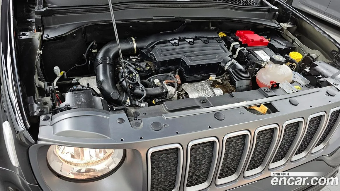 Jeep Renegade — фото 6