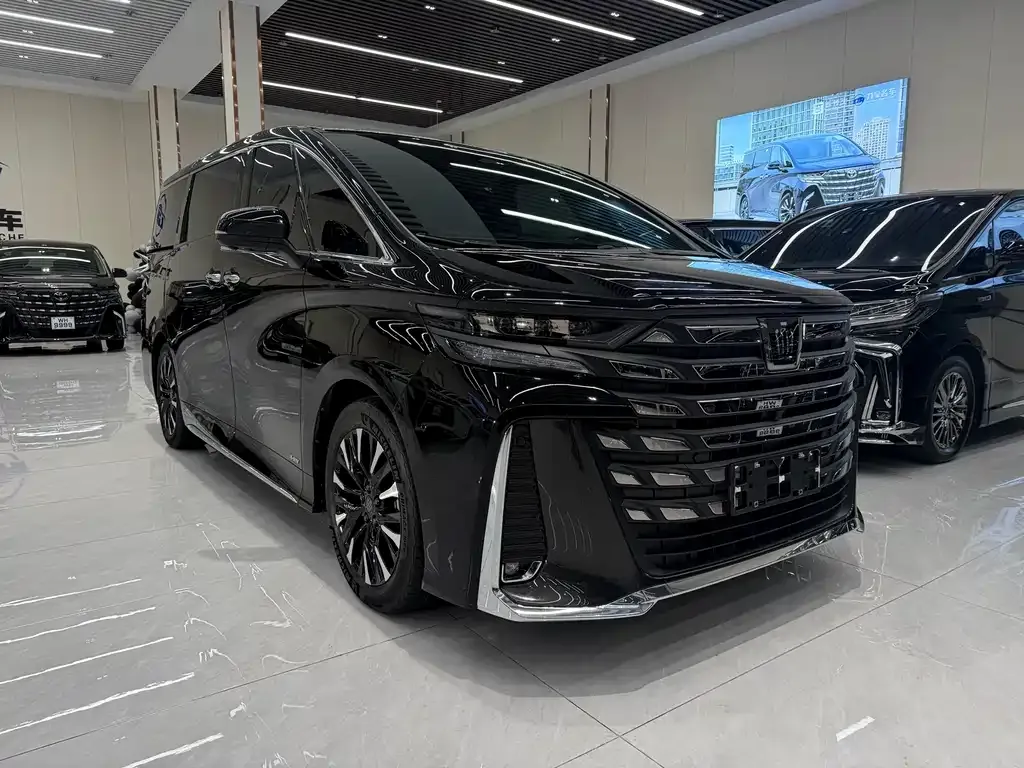 Toyota Vellfire — фото 3