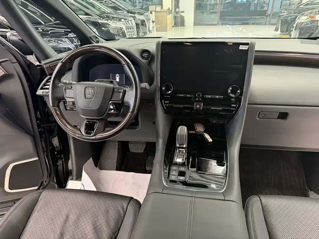 Toyota Vellfire — фото 7