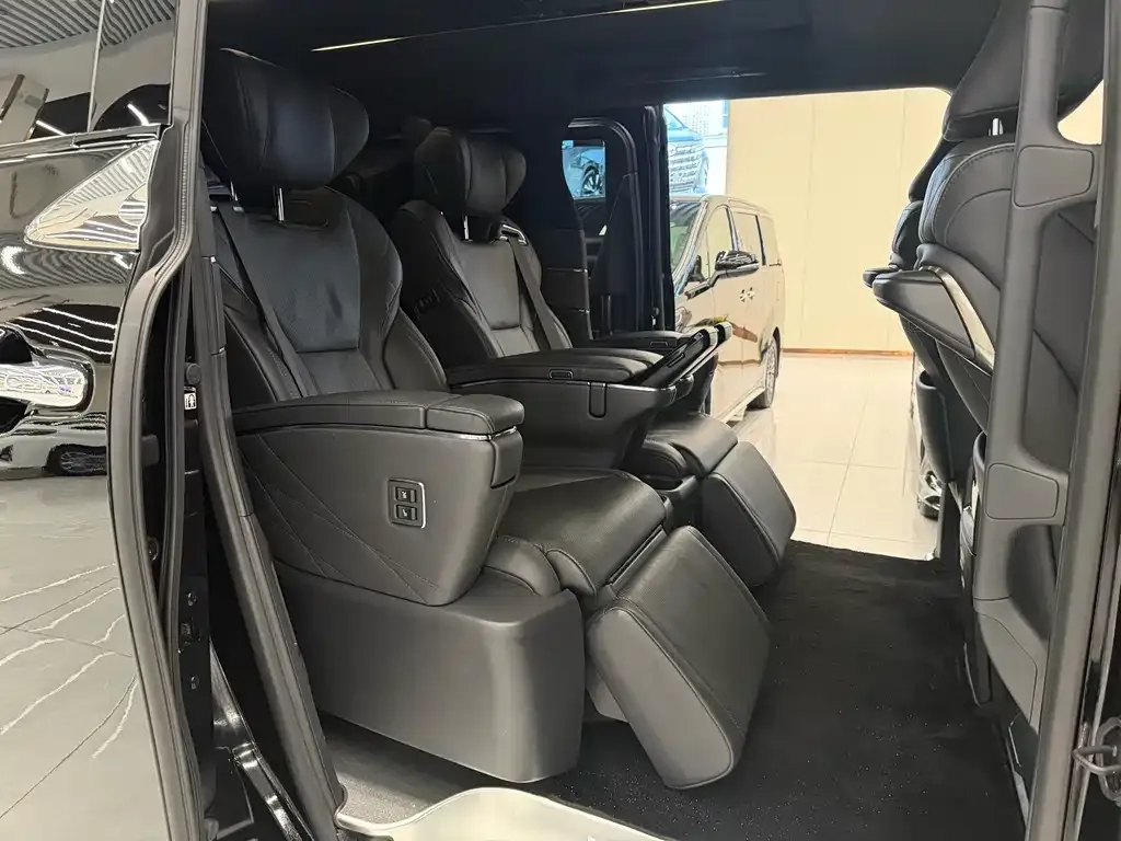 Toyota Vellfire — фото 8