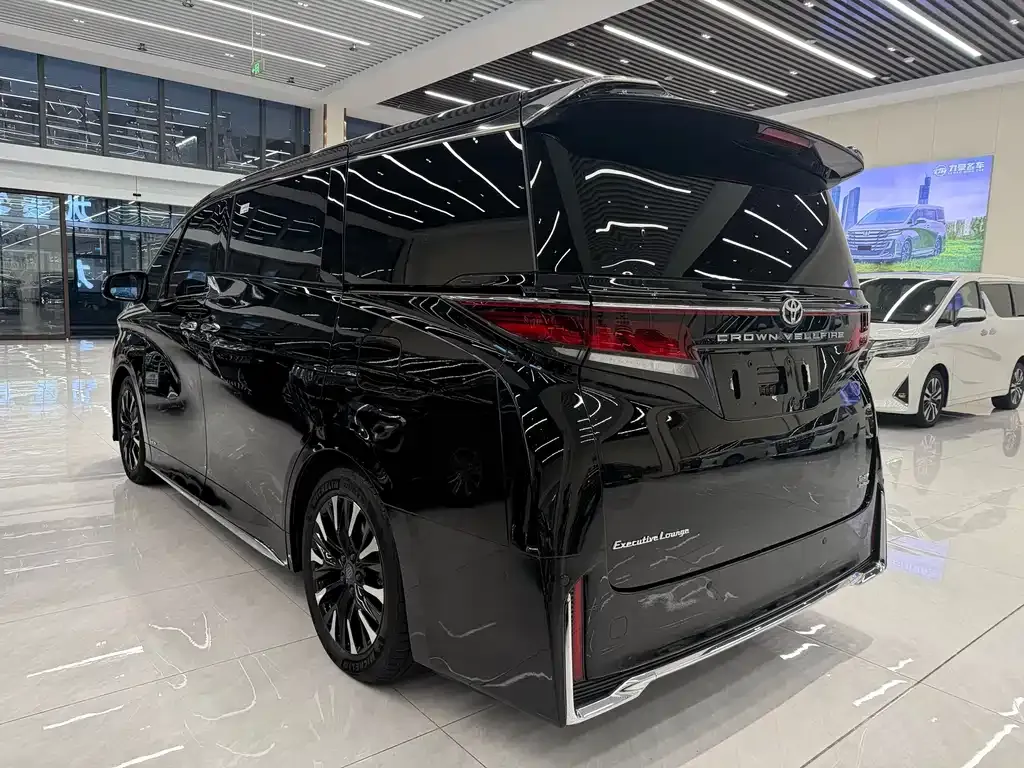 Toyota Vellfire — фото 9
