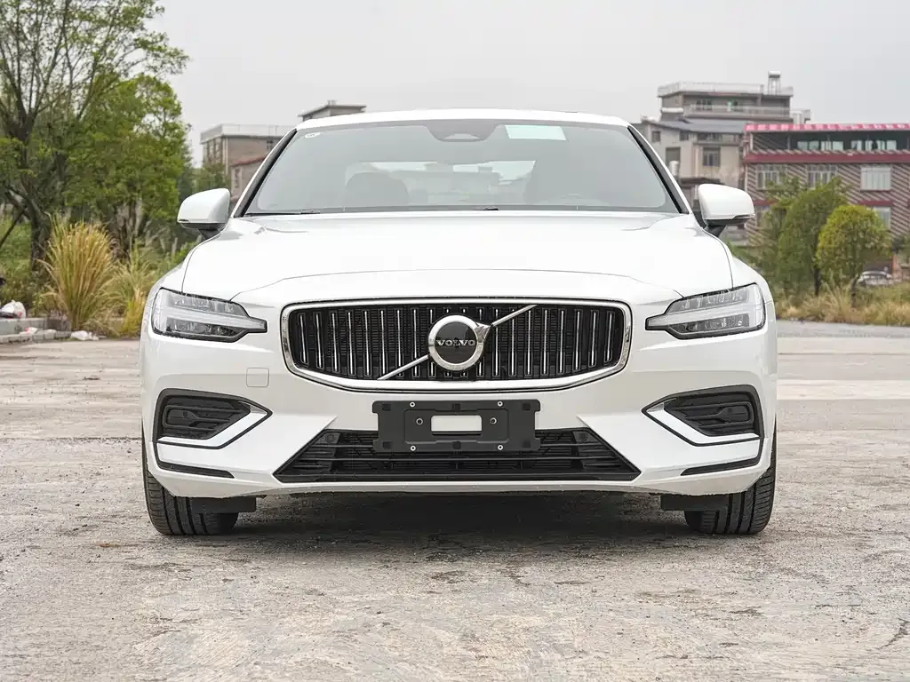 Volvo S60 — фото 2