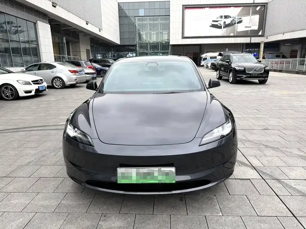 Tesla Model 3 — фото 2