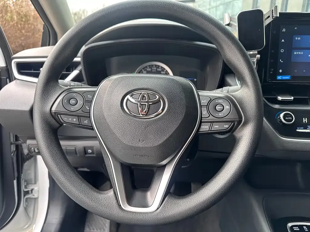 Toyota Corolla — фото 10