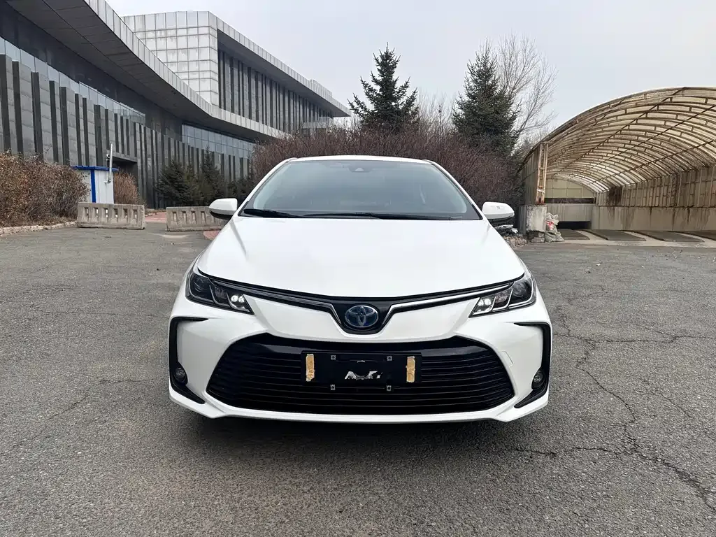 Toyota Corolla — фото 2