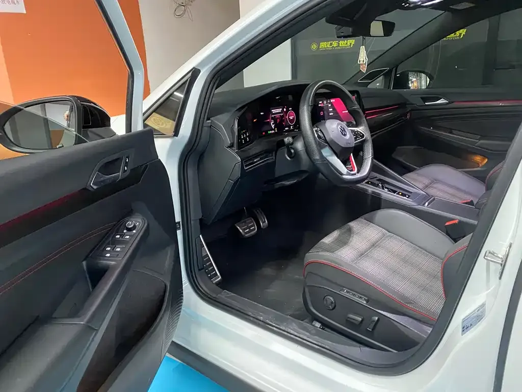 Volkswagen Golf GTI — фото 5