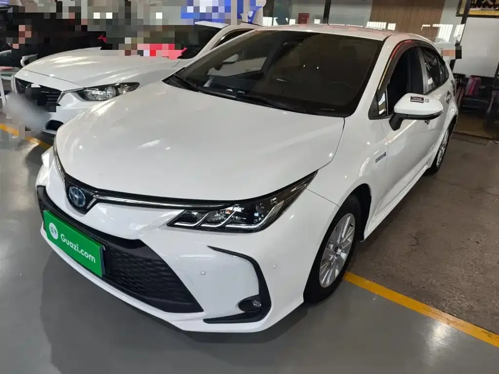 Toyota Corolla — фото 1