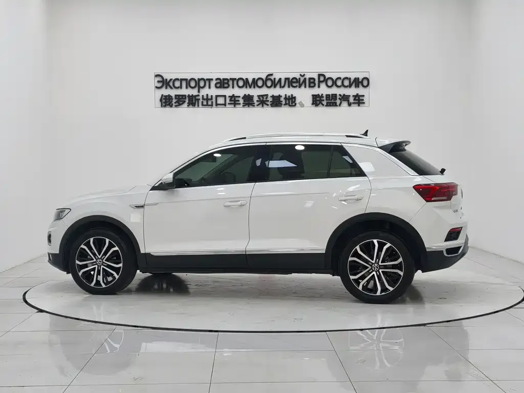 Volkswagen T-Roc — фото 6