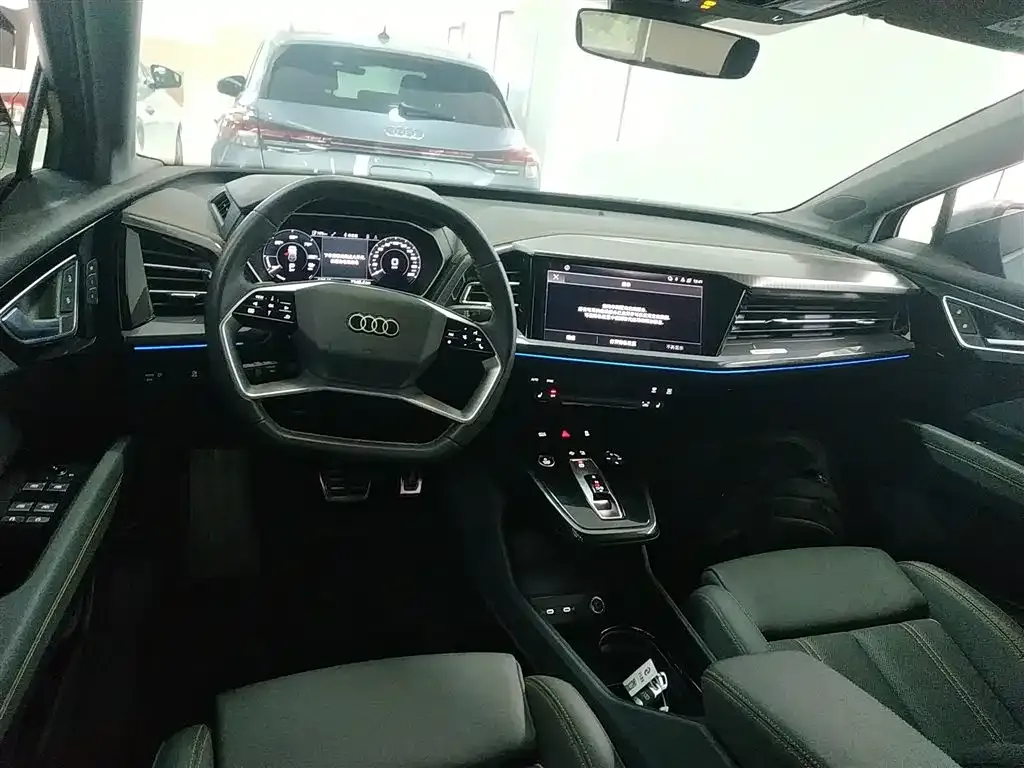 Audi Q4 e-tron — фото 10