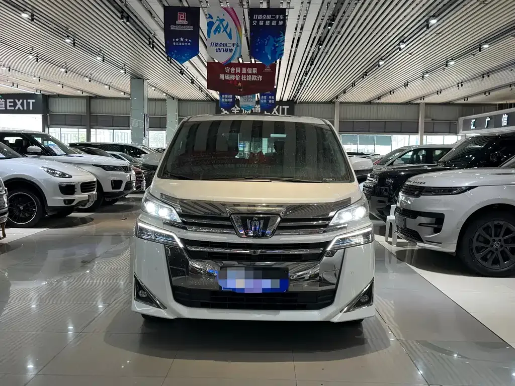 Toyota Vellfire — фото 2