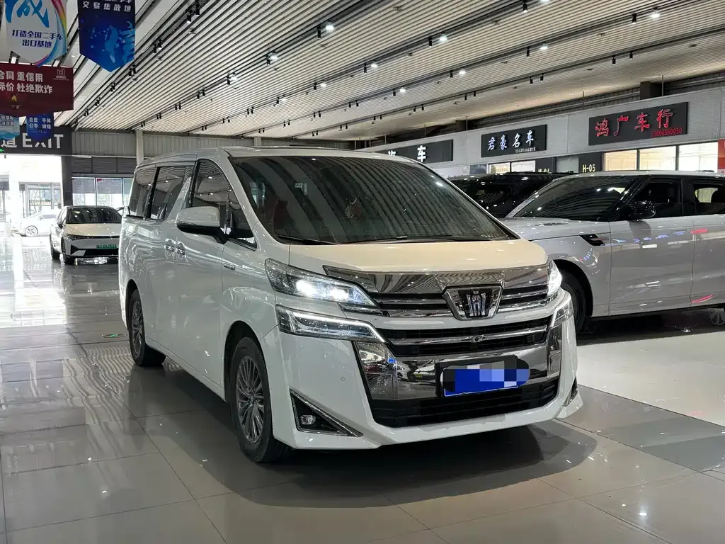 Toyota Vellfire — фото 3