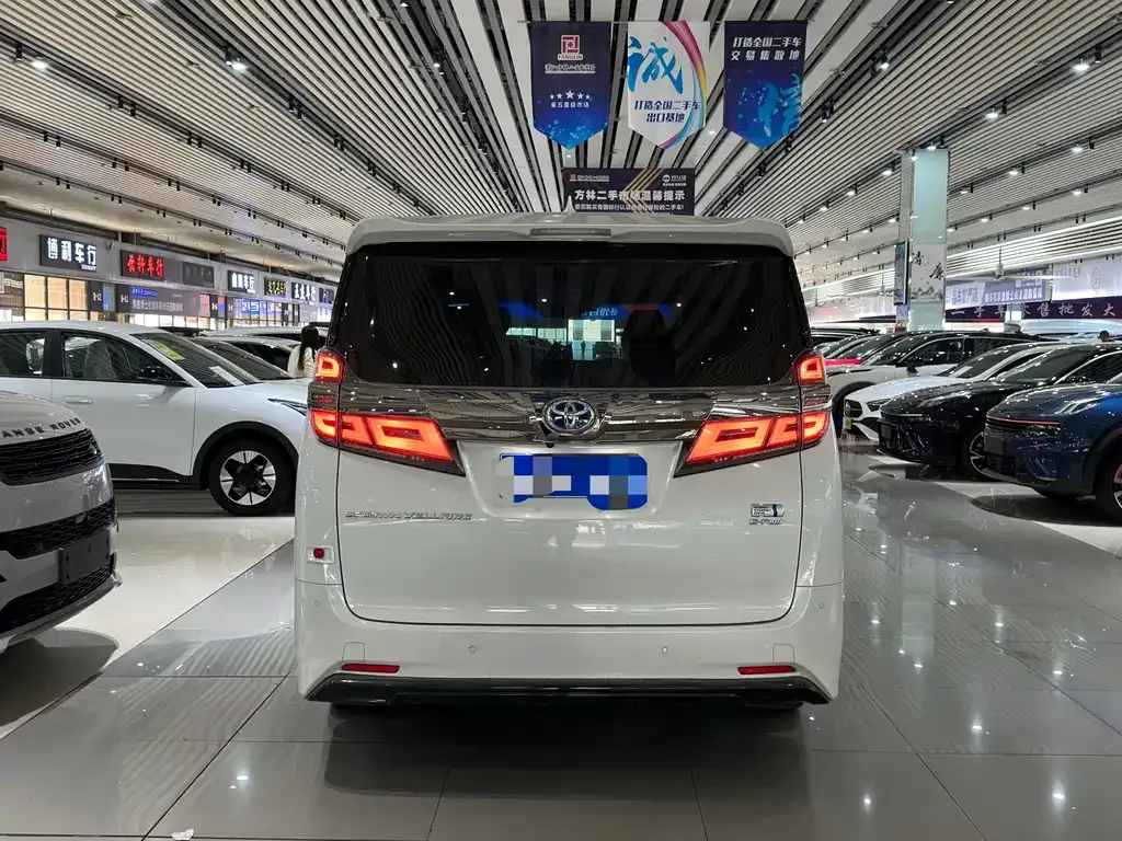 Toyota Vellfire — фото 5