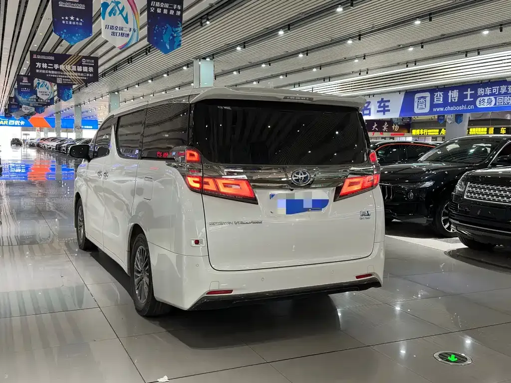 Toyota Vellfire — фото 6