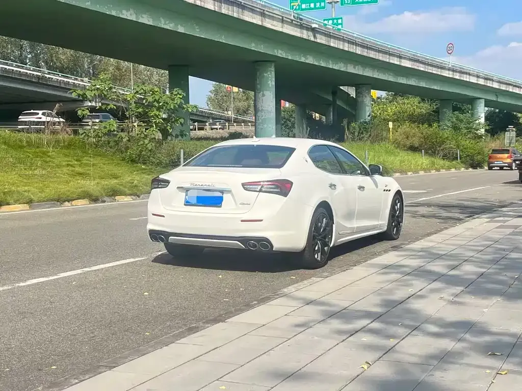 Maserati Ghibli — фото 9