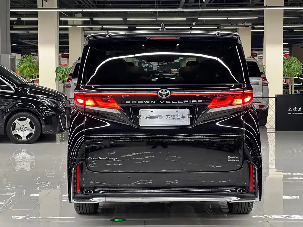 Toyota Vellfire — фото 5