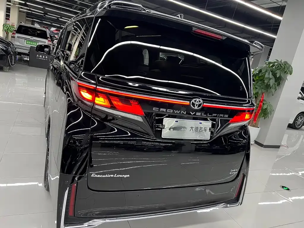 Toyota Vellfire — фото 7