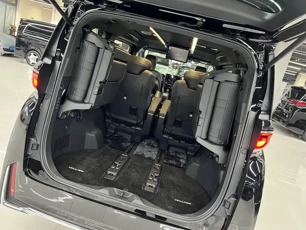 Toyota Vellfire — фото 8