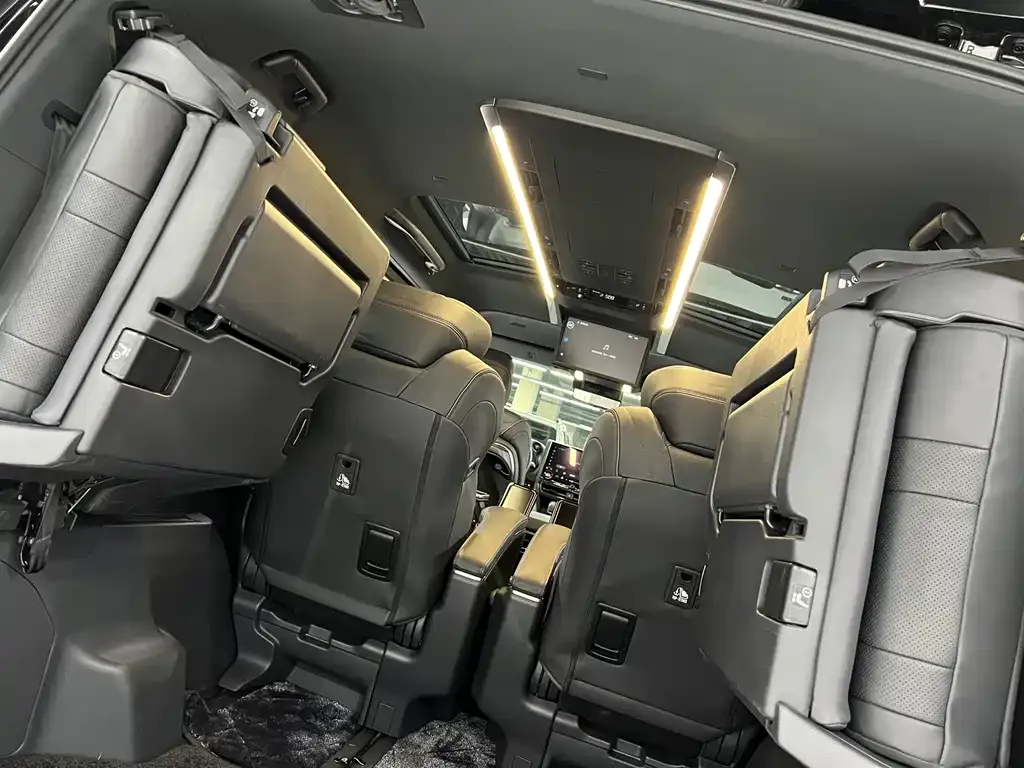 Toyota Vellfire — фото 9