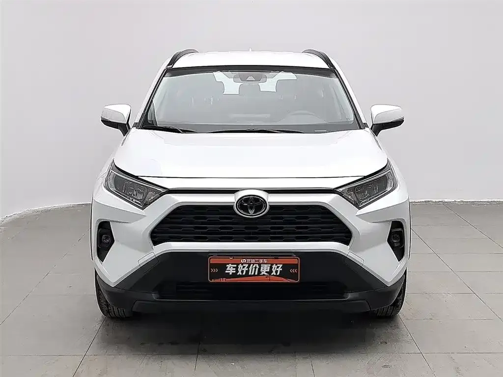 Toyota RAV4 — фото 3