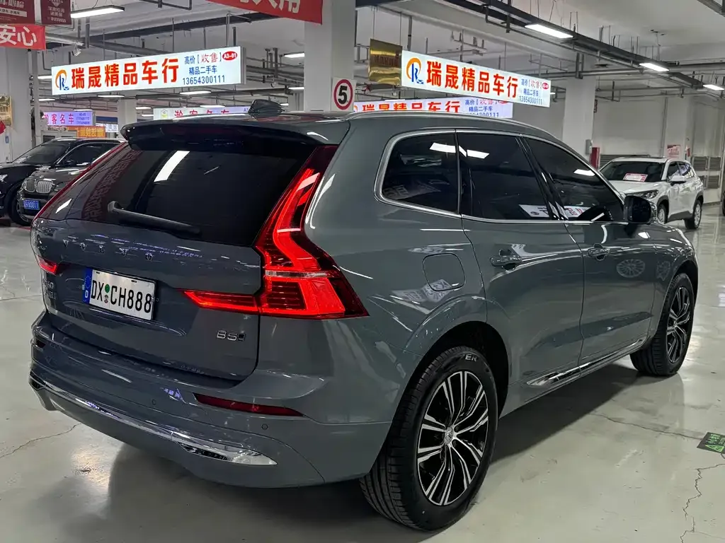 Volvo XC60 — фото 7