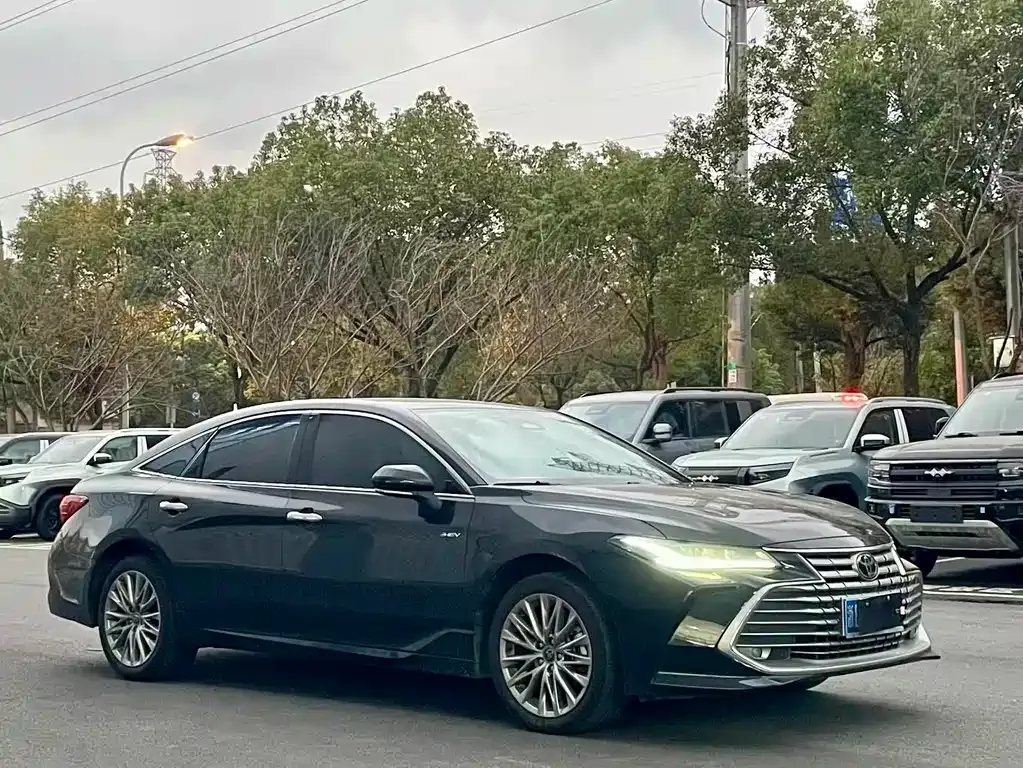 Toyota Avalon — фото 3