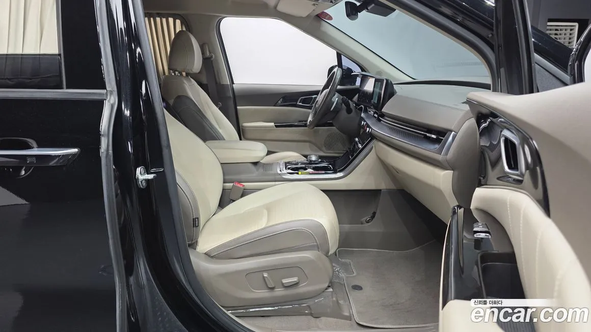 Kia Carnival — фото 10