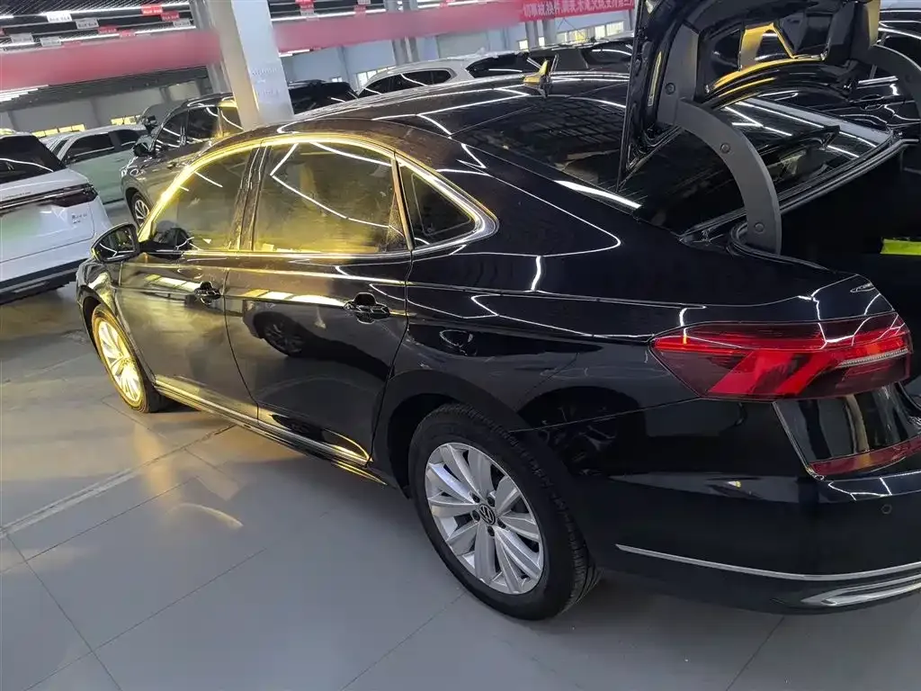 Volkswagen Passat — фото 5