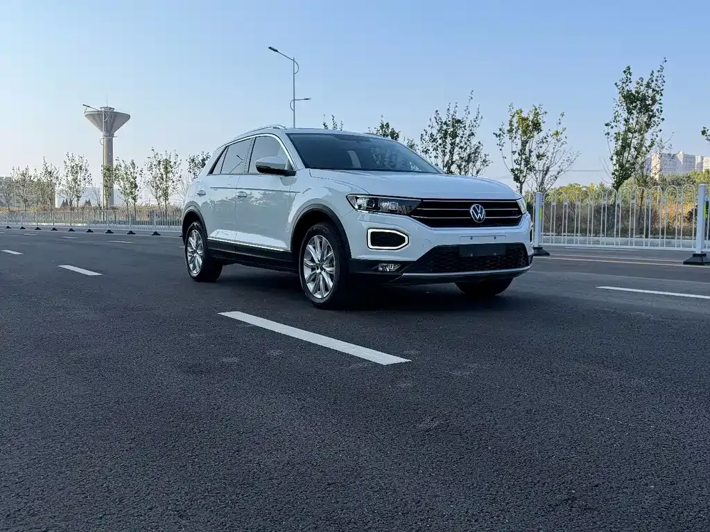 Volkswagen T-Roc — фото 2