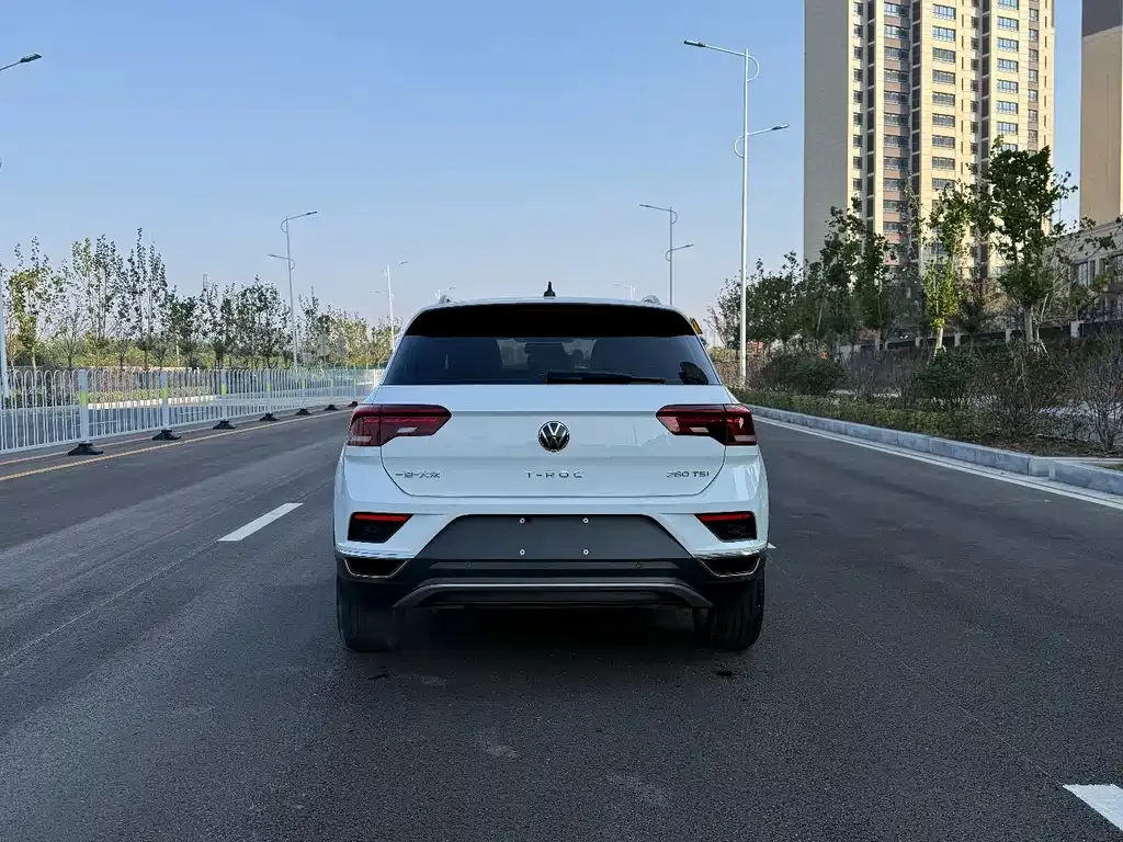 Volkswagen T-Roc — фото 9