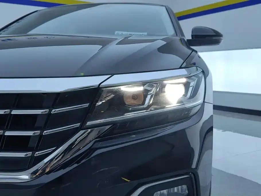 Volkswagen Passat — фото 5