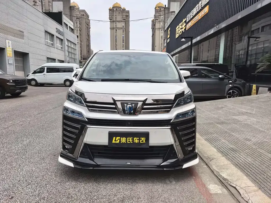 Toyota Vellfire — фото 2