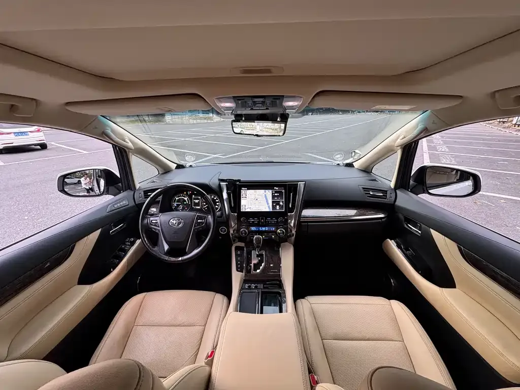 Toyota Vellfire — фото 8