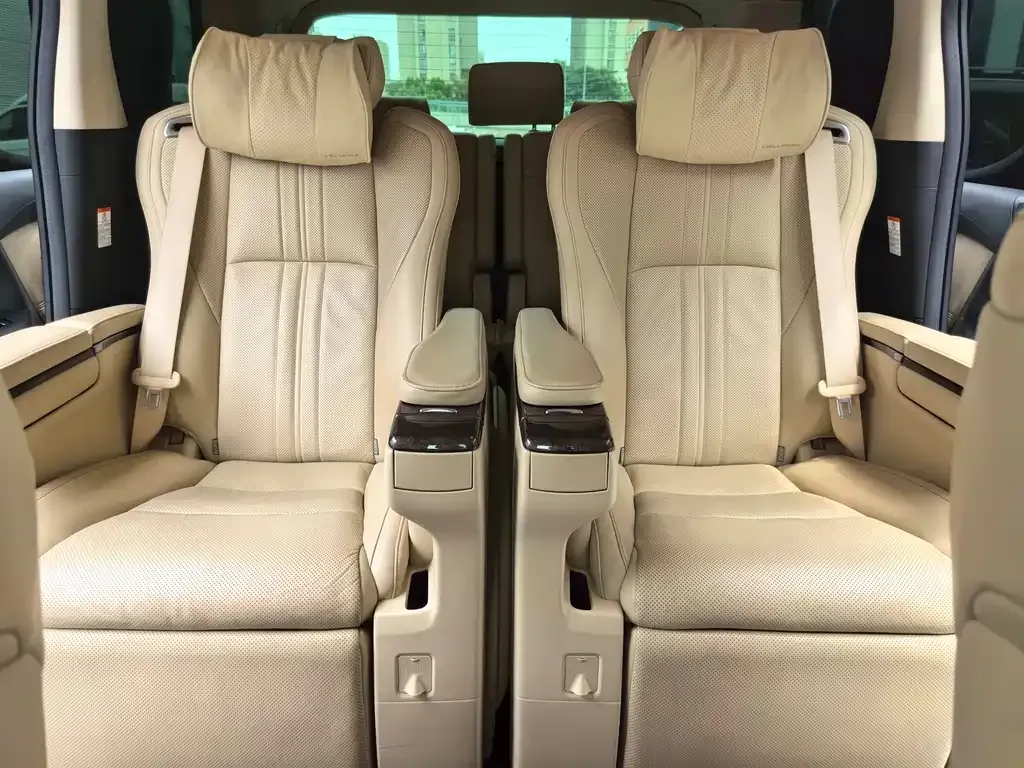 Toyota Vellfire — фото 9
