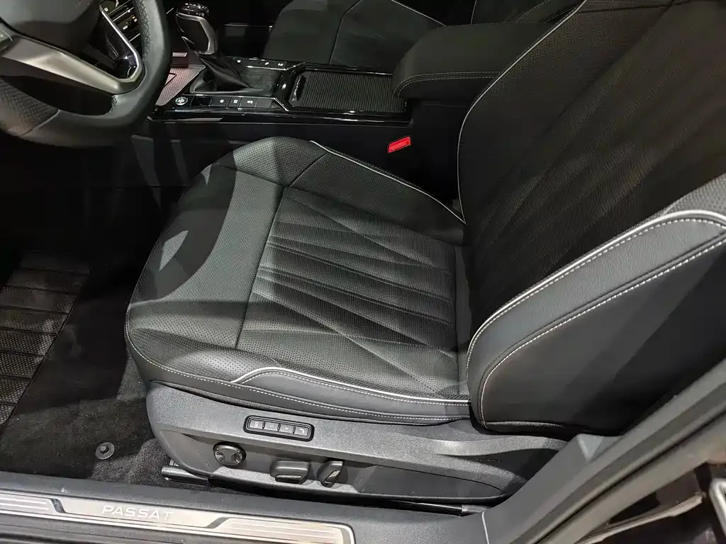 Volkswagen Passat — фото 5